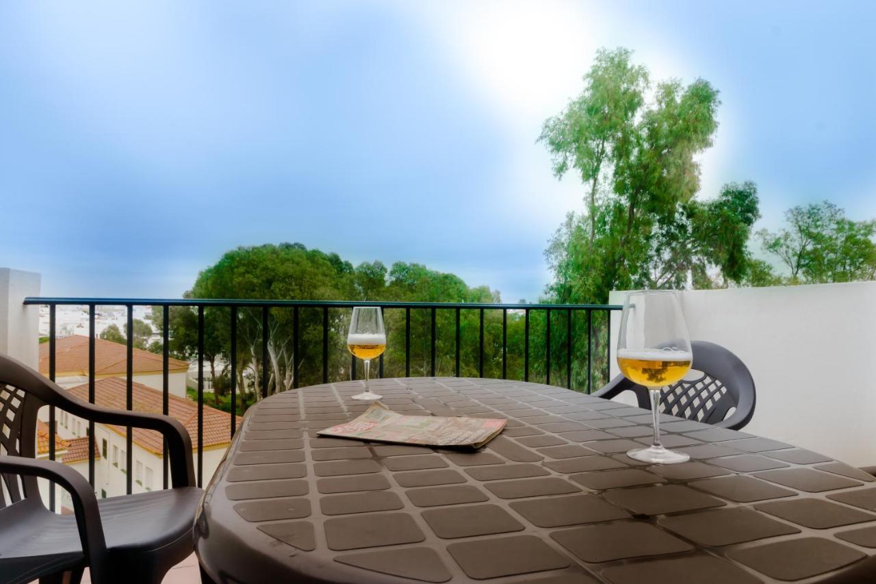 Apartamentos Rotonda Conil De La Frontera Bagian luar foto