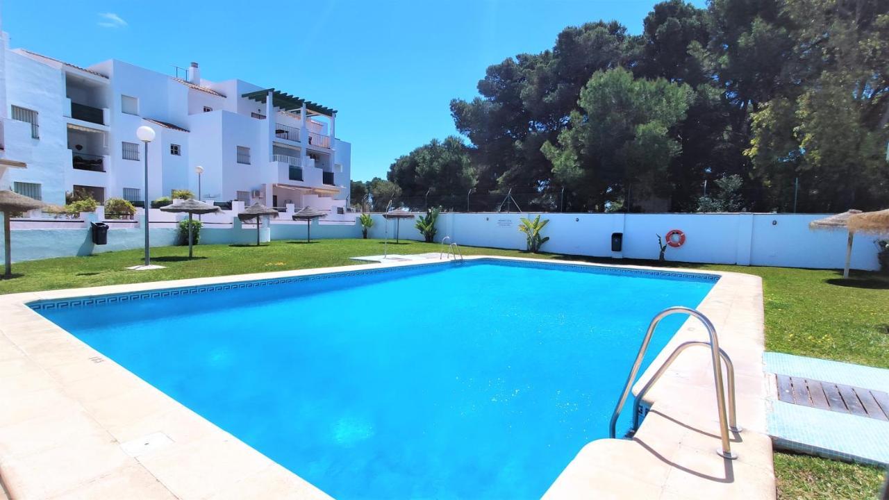 Apartamentos Rotonda Conil De La Frontera Bagian luar foto