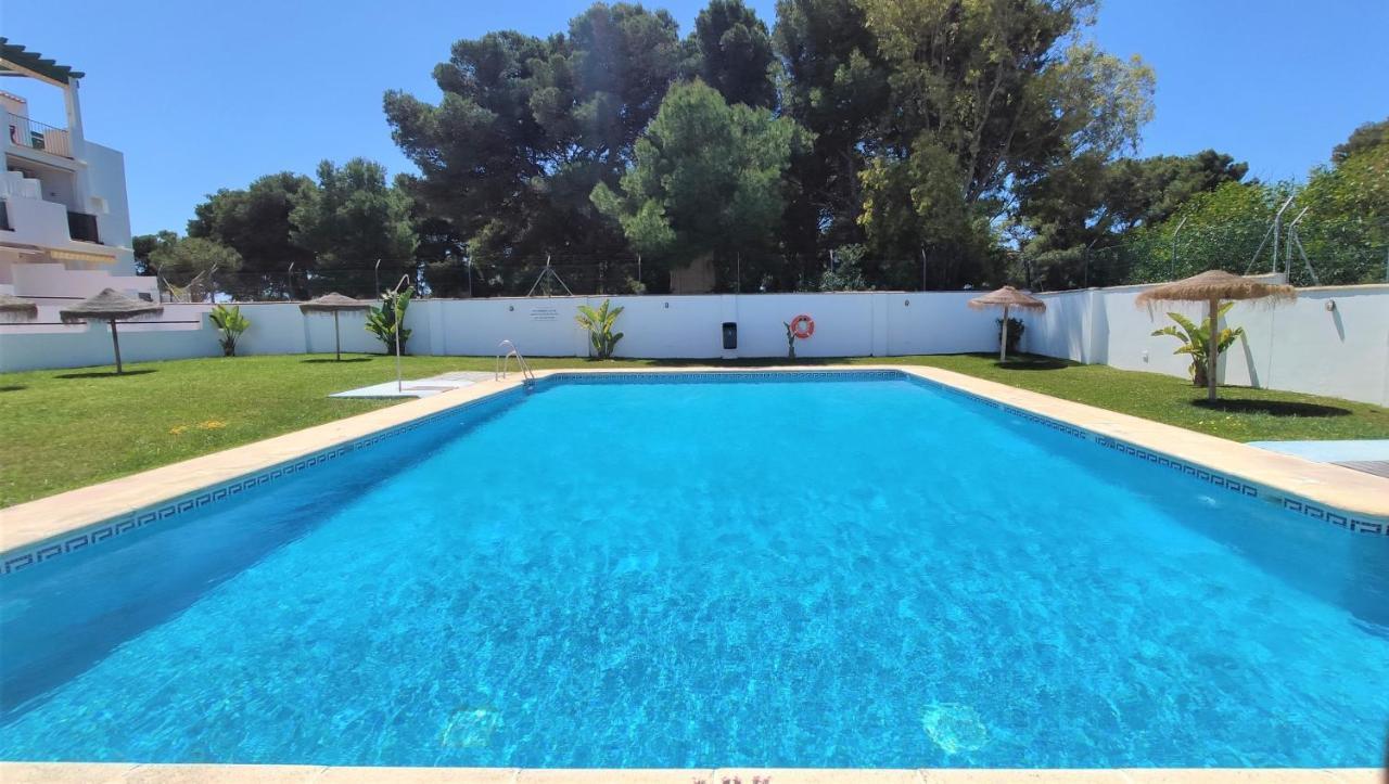 Apartamentos Rotonda Conil De La Frontera Bagian luar foto