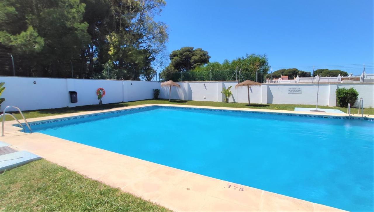 Apartamentos Rotonda Conil De La Frontera Bagian luar foto