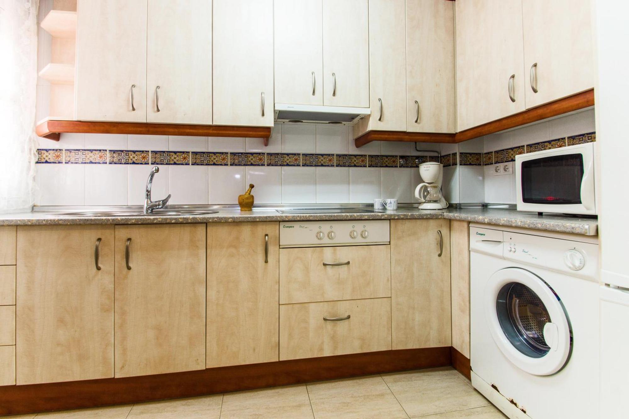 Apartamentos Rotonda Conil De La Frontera Ruang foto