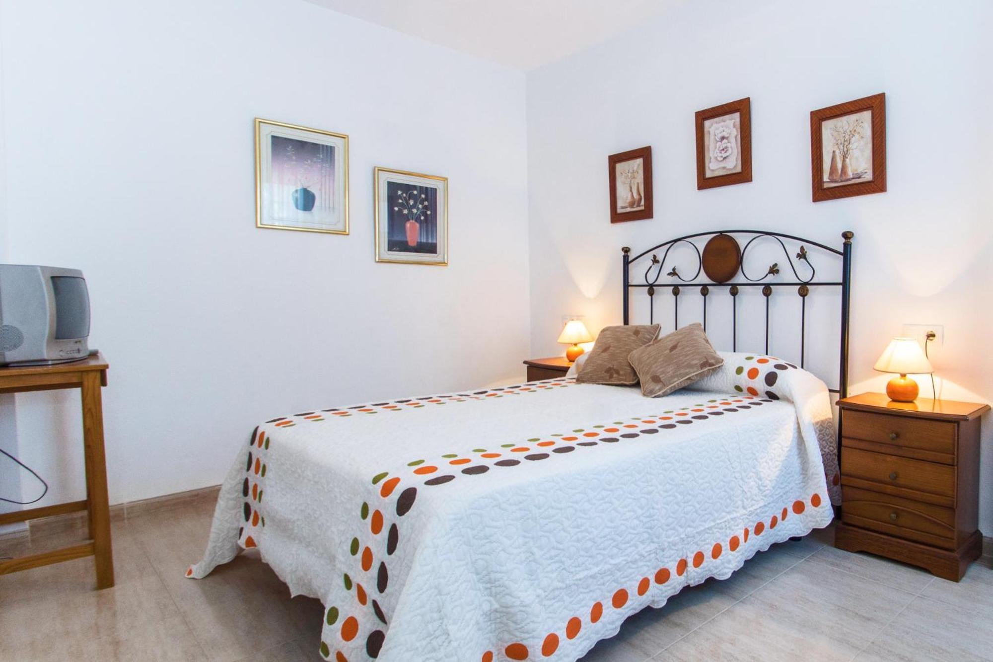 Apartamentos Rotonda Conil De La Frontera Ruang foto