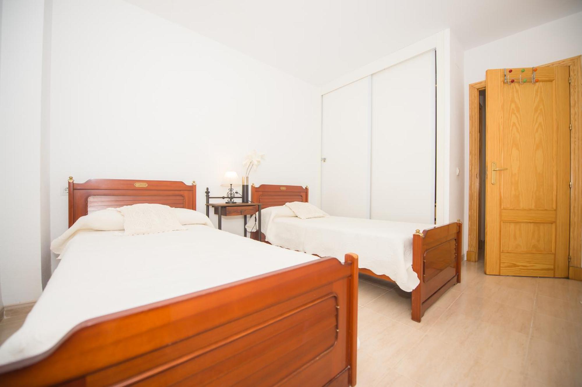 Apartamentos Rotonda Conil De La Frontera Ruang foto