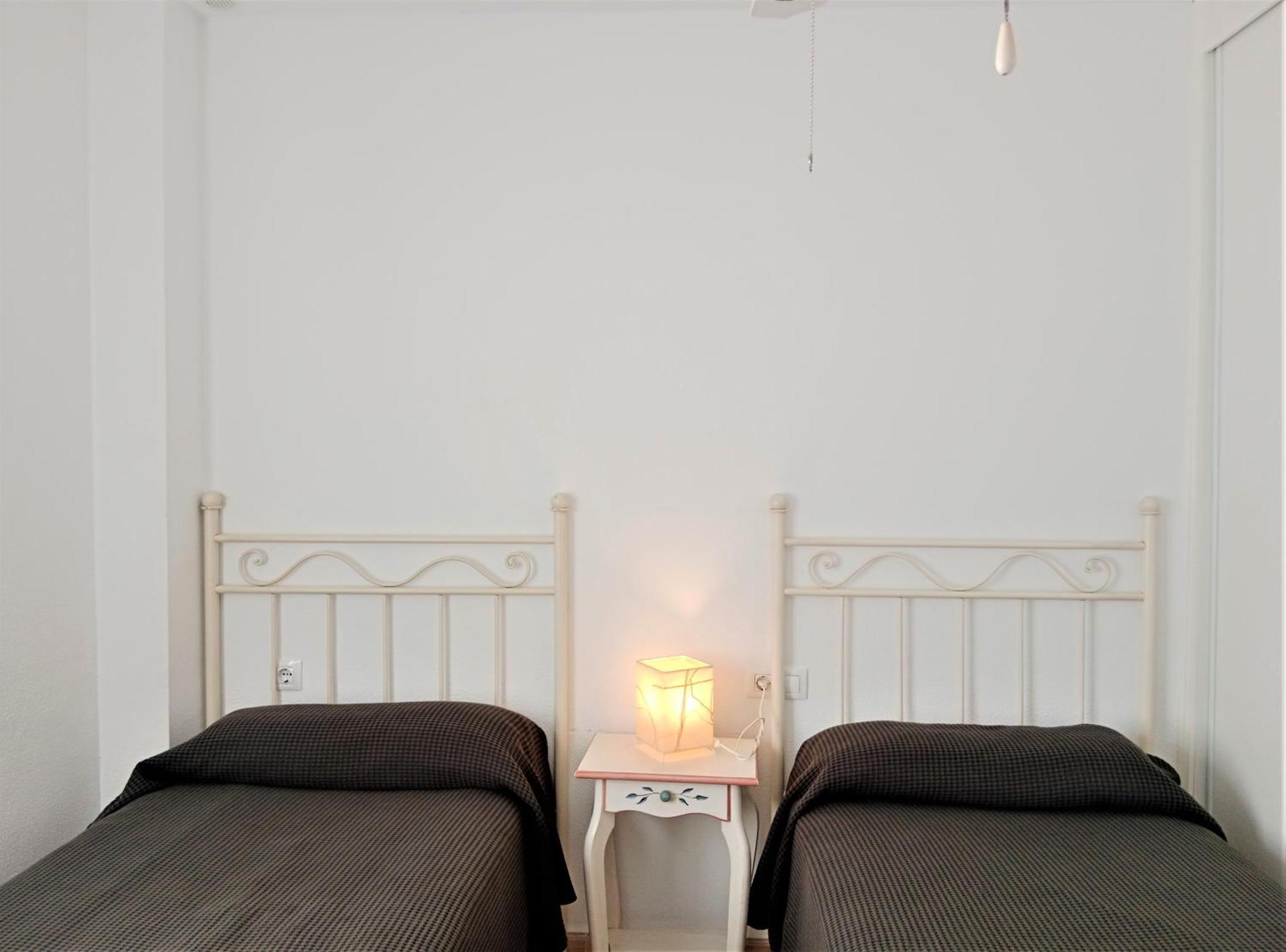 Apartamentos Rotonda Conil De La Frontera Ruang foto
