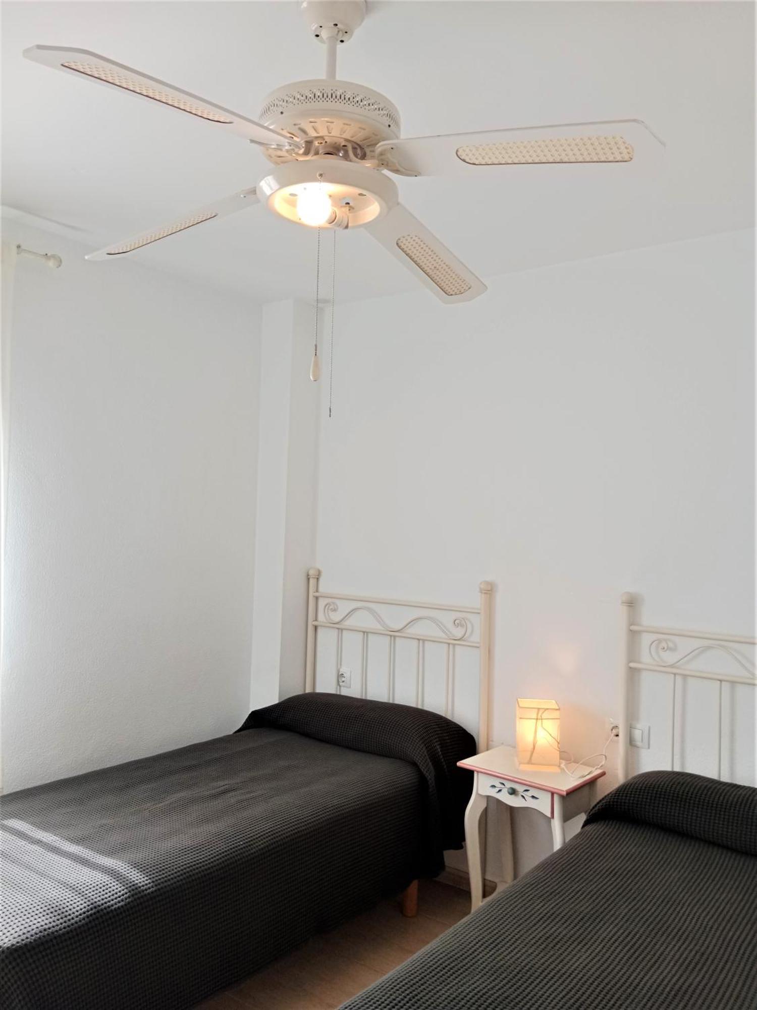 Apartamentos Rotonda Conil De La Frontera Bagian luar foto